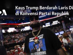 Kaus Trump Berdarah Laris Dijual di Konvensi Partai Republik